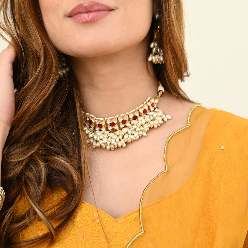 Shruti Sparkle Necklace