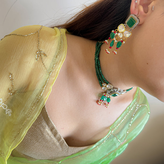 Glooming Emerald Kundan Necklace